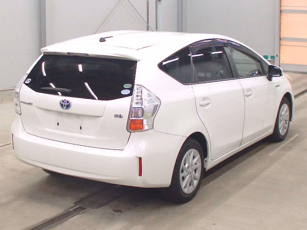 TOYOTA PRIUS ALPHA