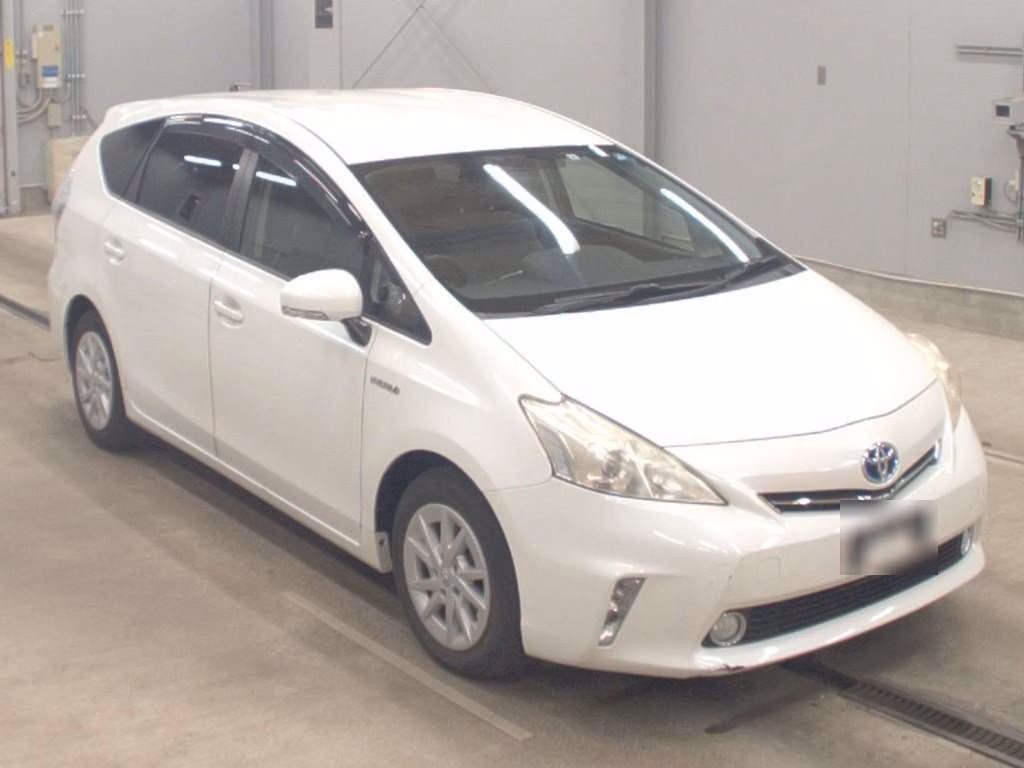TOYOTA PRIUS ALPHA