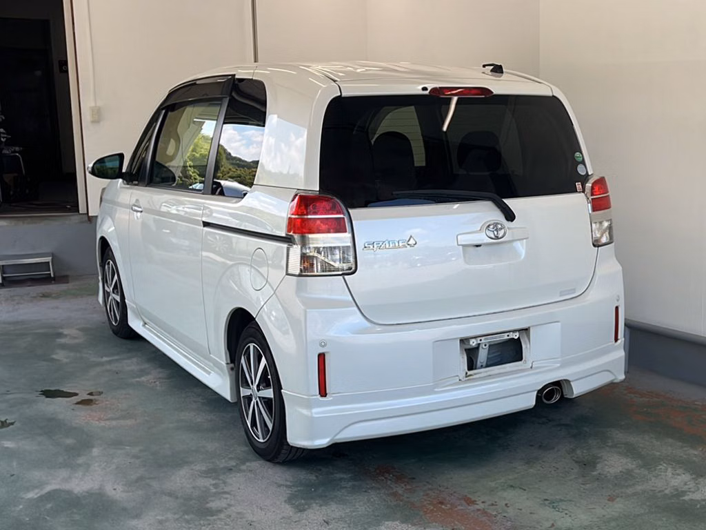 TOYOTA SPADE