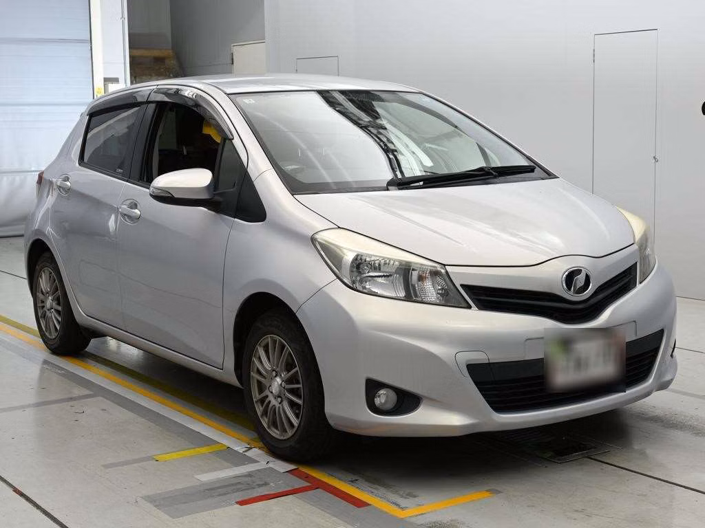 TOYOTA VITZ