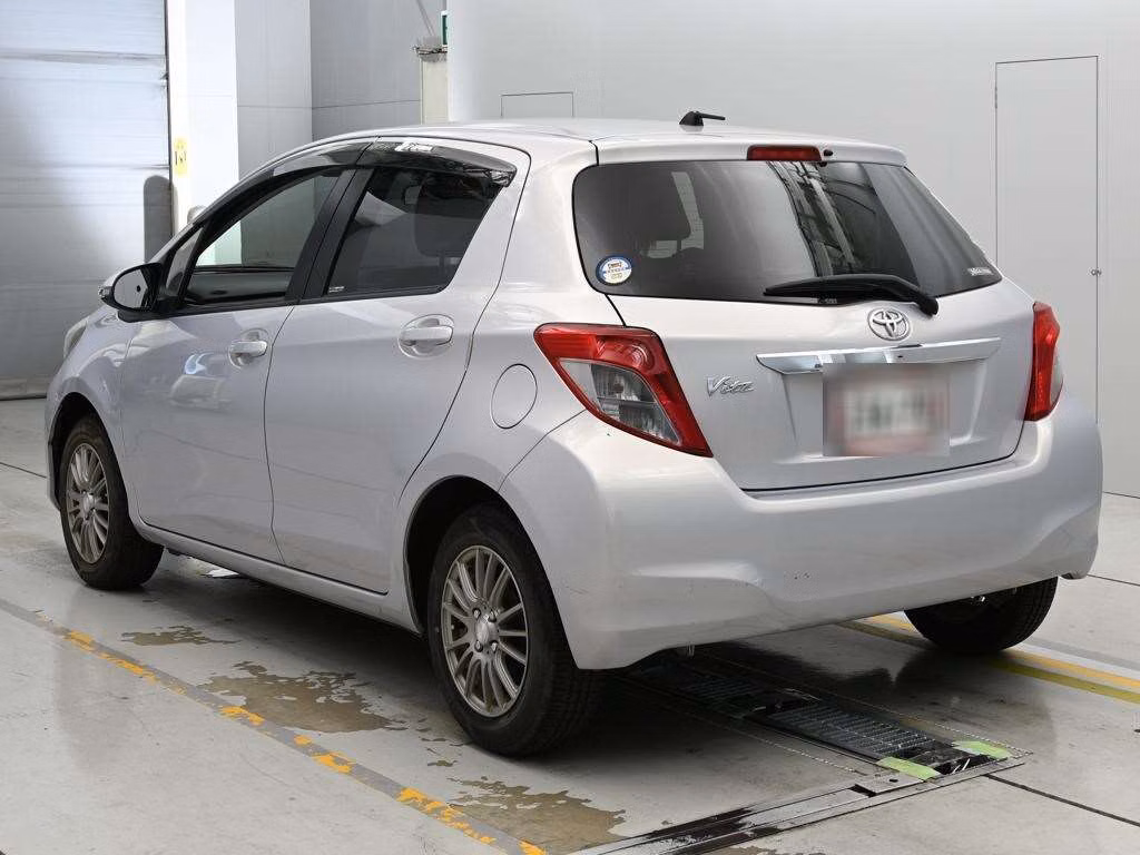 TOYOTA VITZ
