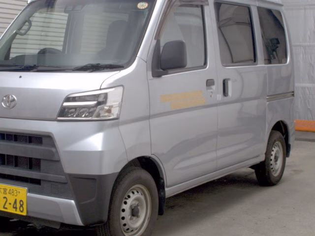 TOYOTA PIXIS VAN