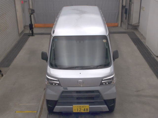 TOYOTA PIXIS VAN