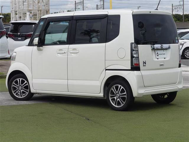 HONDA N-BOX