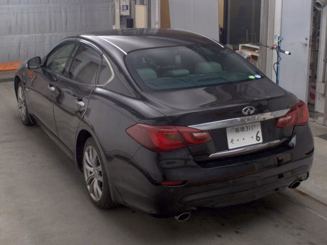 NISSAN FUGA