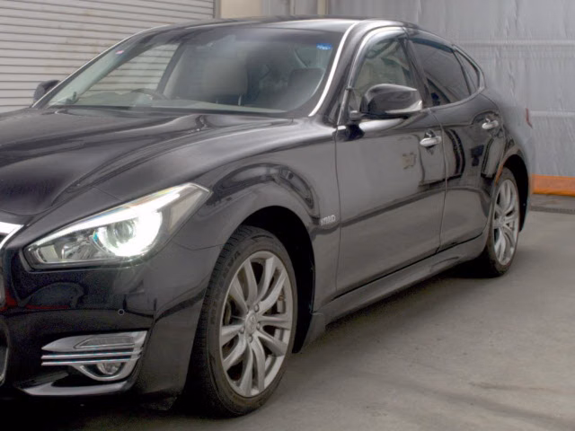 NISSAN FUGA