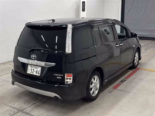 TOYOTA ISIS