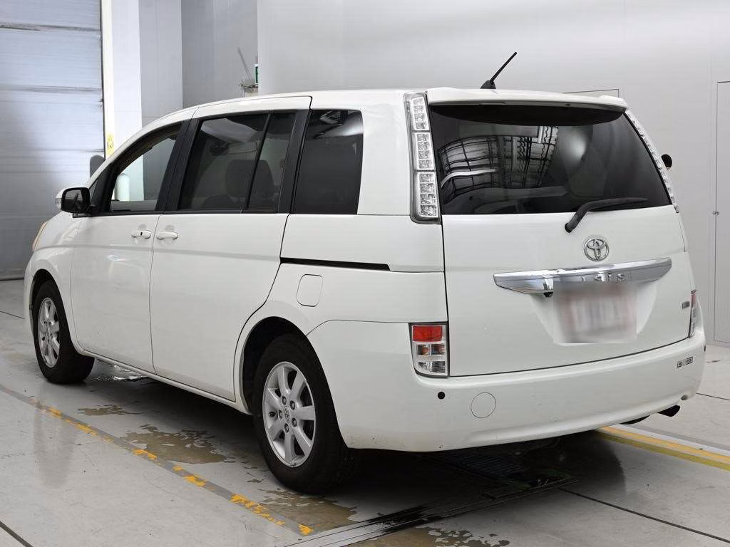 TOYOTA ISIS