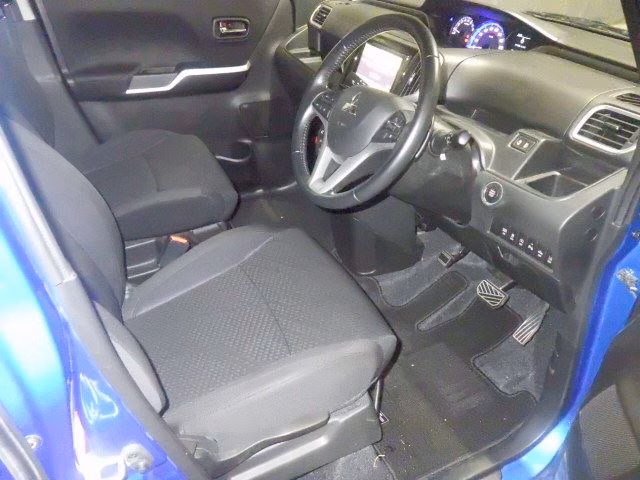 MITSUBISHI DELICA D:2