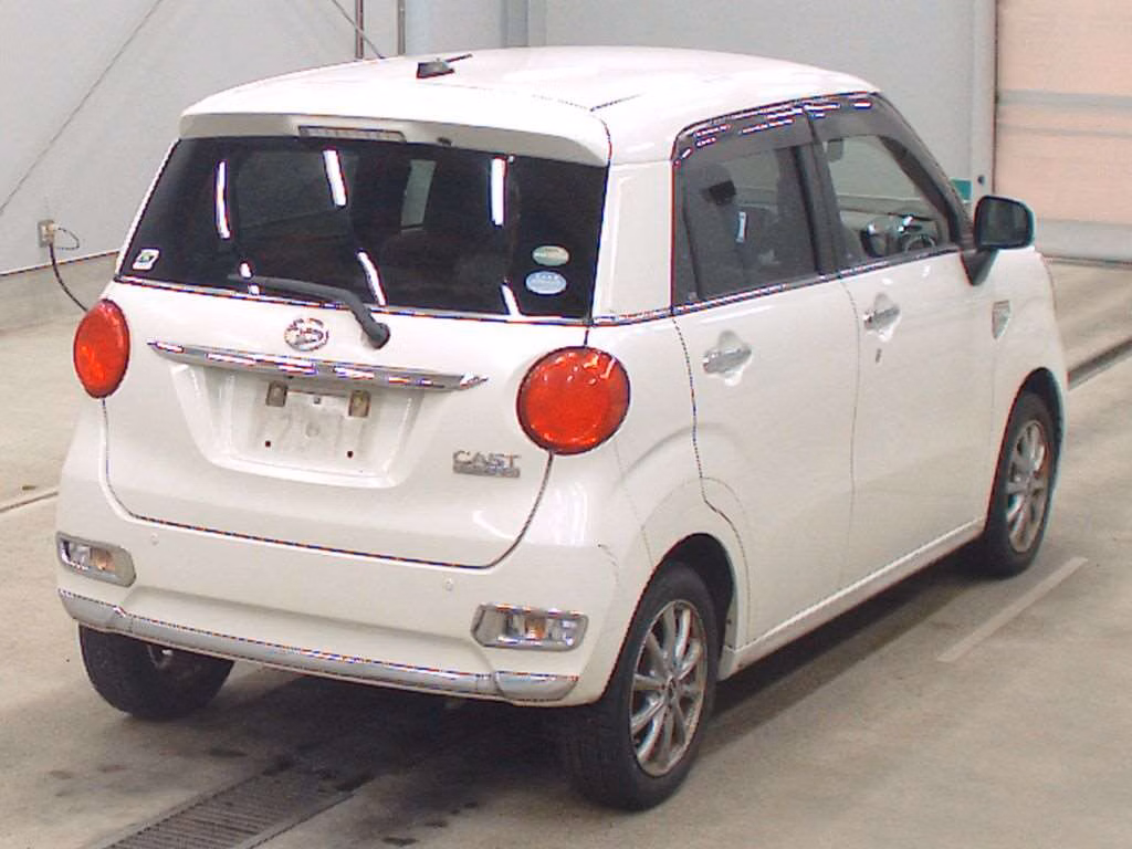 DAIHATSU CAST