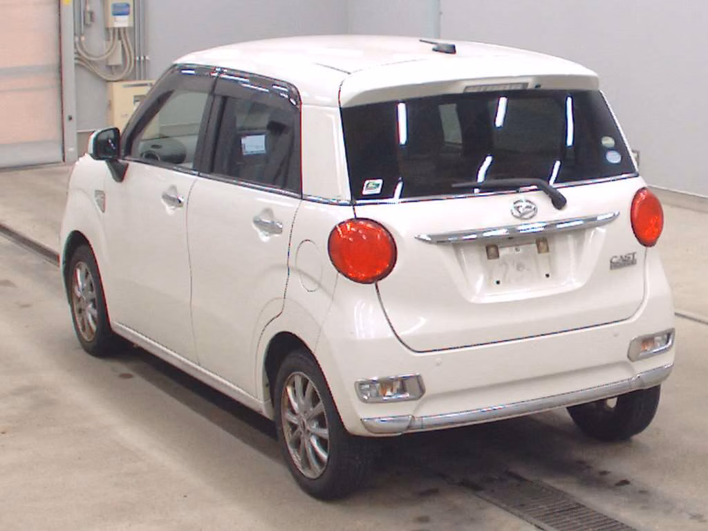 DAIHATSU CAST