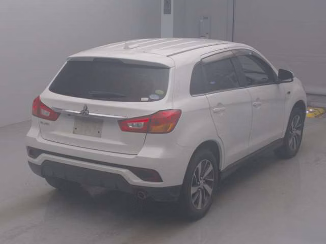 MITSUBISHI RVR