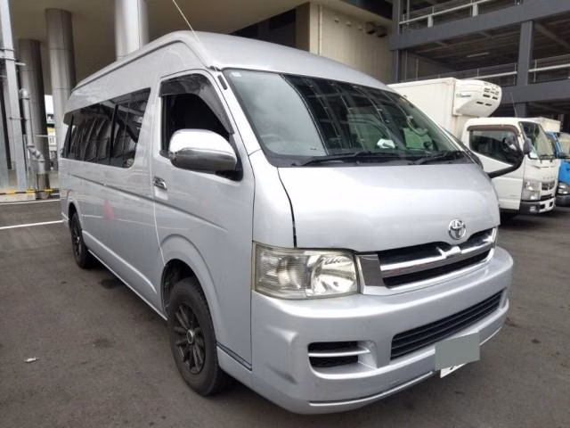 TOYOTA HIACE