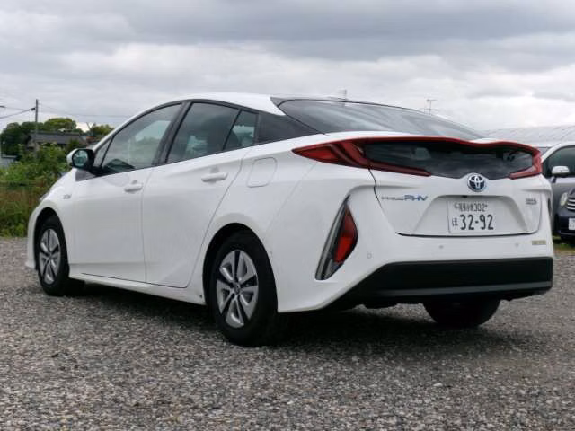 TOYOTA PRIUS PHV