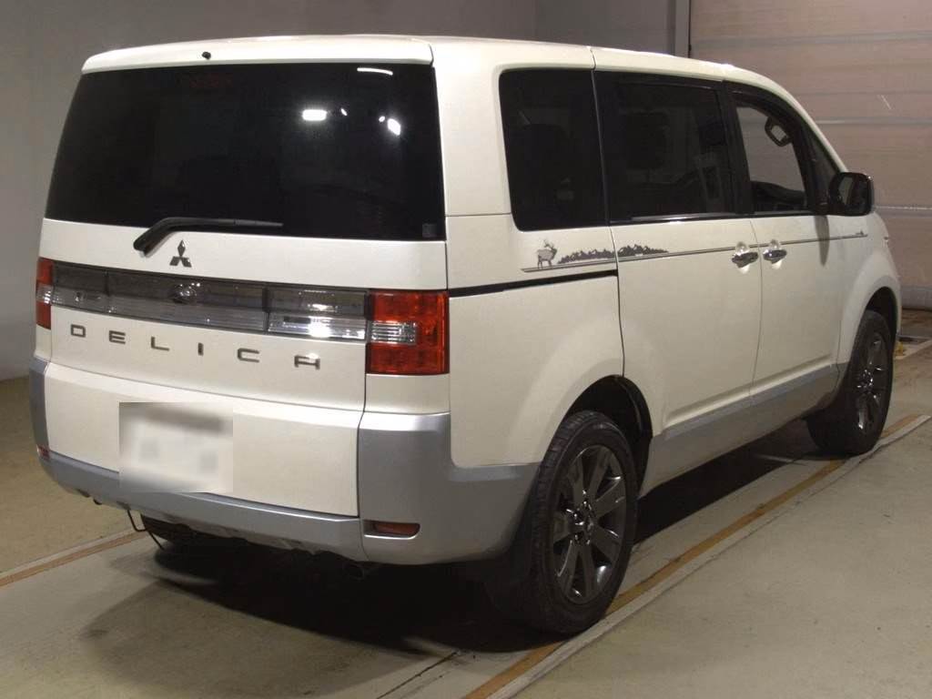 MITSUBISHI DELICA D:5