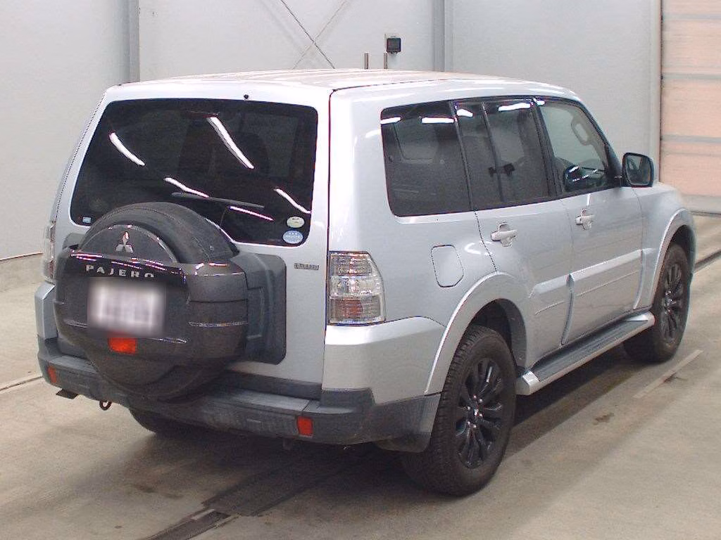MITSUBISHI PAJERO