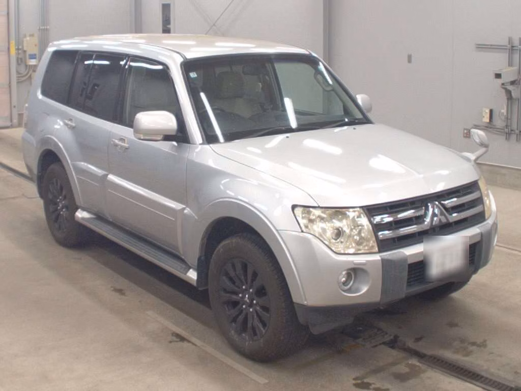 MITSUBISHI PAJERO