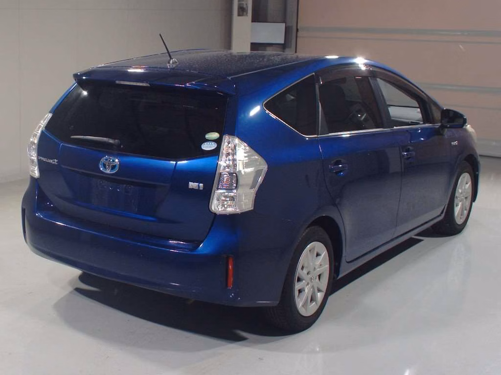TOYOTA PRIUS ALPHA