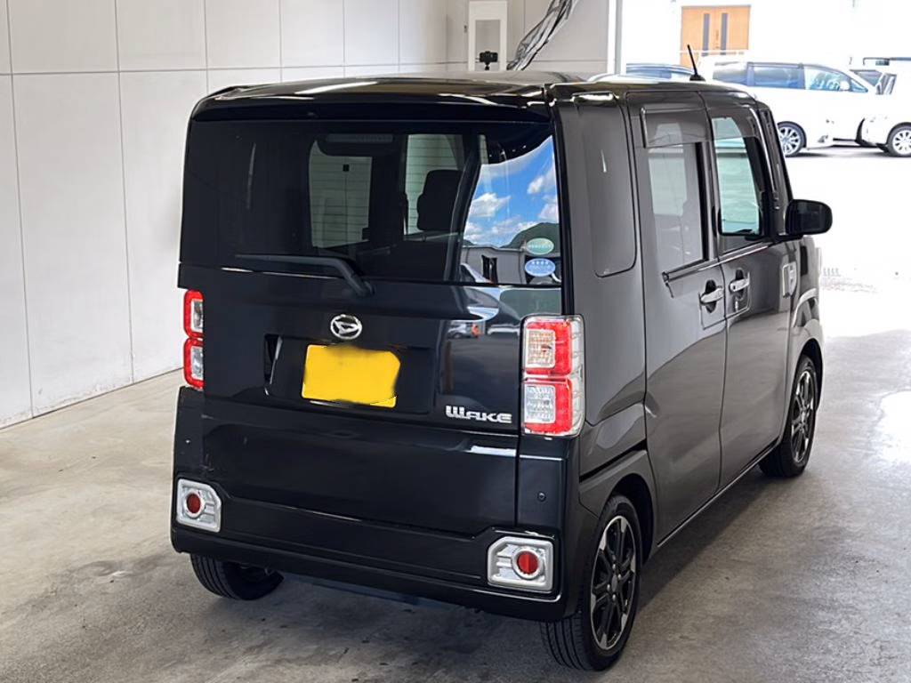 DAIHATSU WAKE