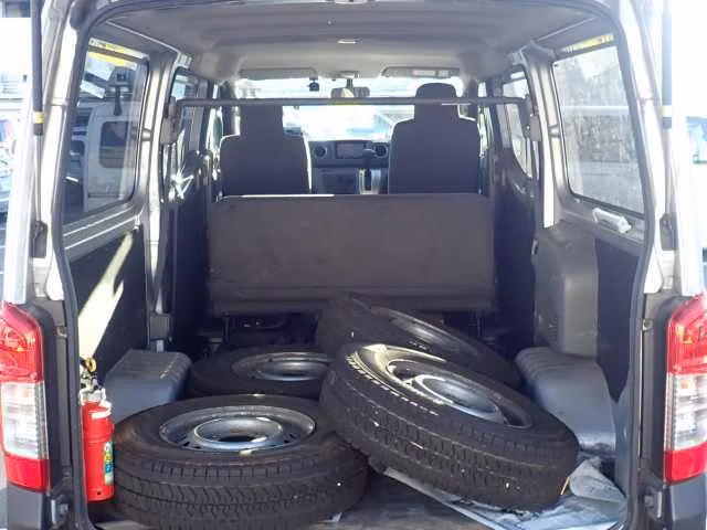 NISSAN NV350 CARAVAN