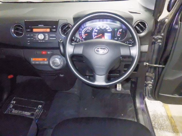 SUBARU LUCRA