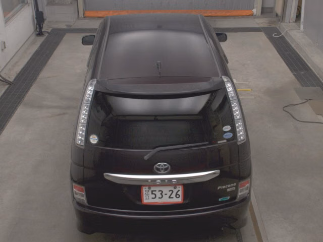 TOYOTA ISIS