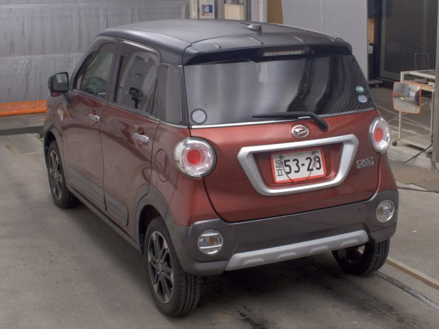 DAIHATSU CAST