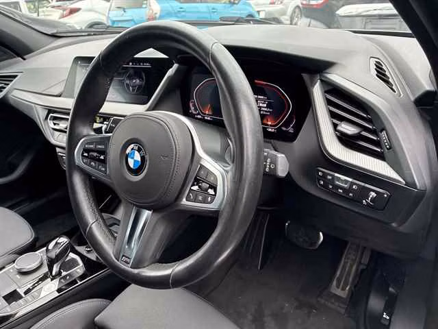 BMW 1-SERIES