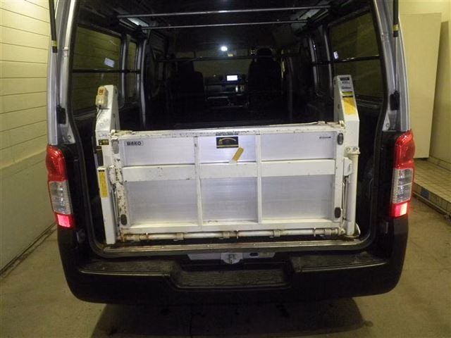 NISSAN NV350 CARAVAN