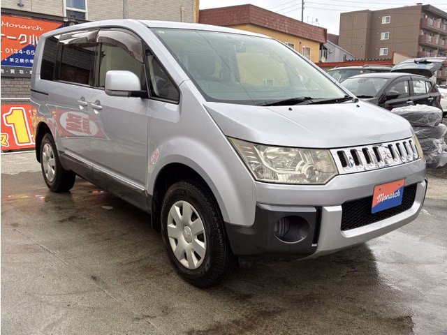 MITSUBISHI DELICA D:5