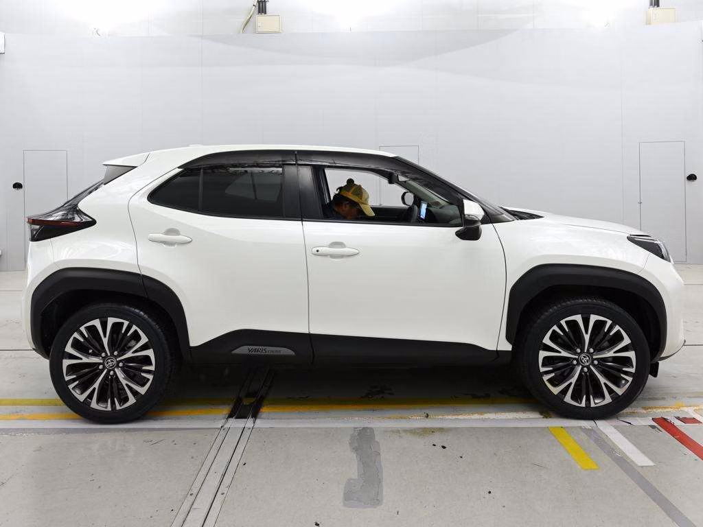 TOYOTA YARIS CROSS