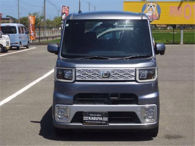 DAIHATSU WAKE
