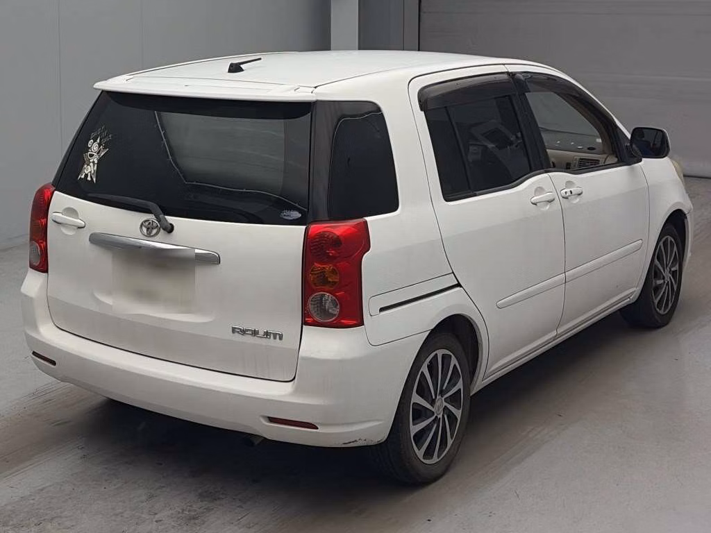 TOYOTA RAUM
