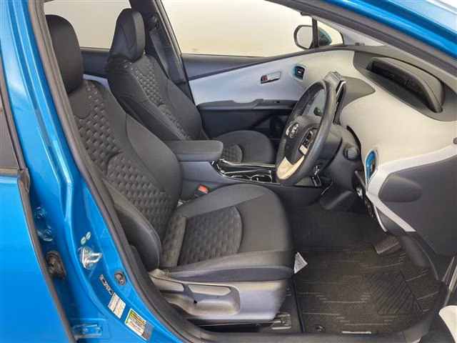 TOYOTA PRIUS PHV