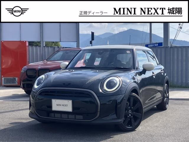 MINI HATCH
