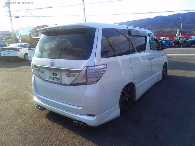 TOYOTA VELLFIRE