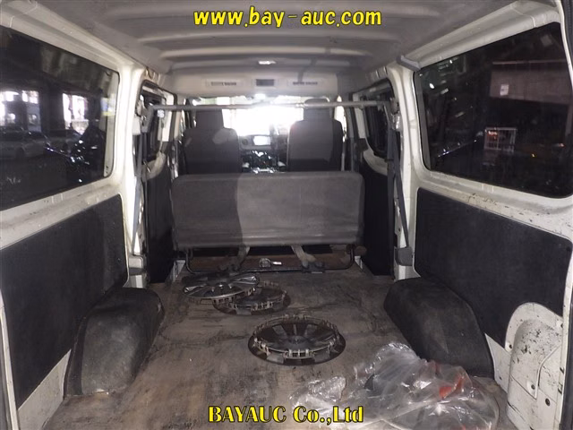 NISSAN NV350 CARAVAN