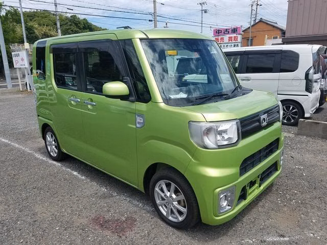 DAIHATSU WAKE