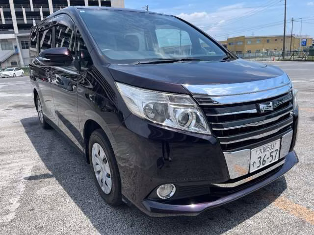 TOYOTA NOAH