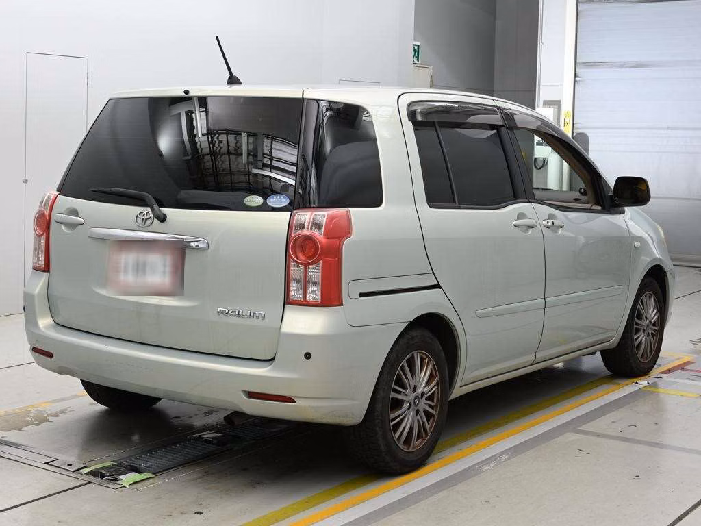 TOYOTA RAUM