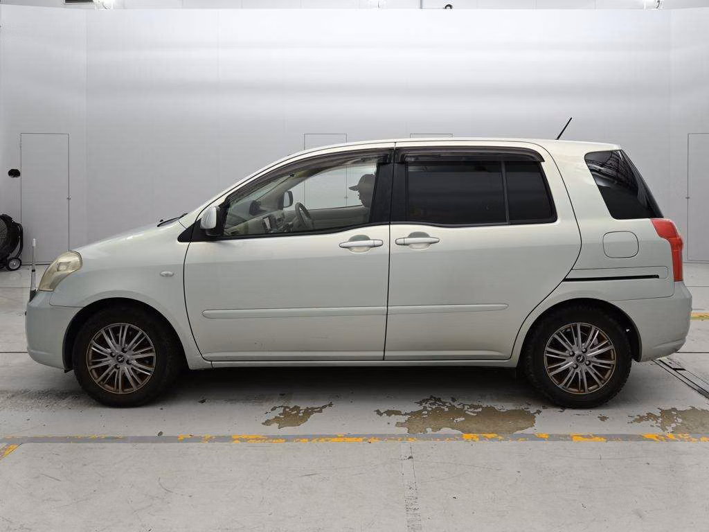 TOYOTA RAUM