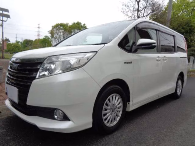 TOYOTA NOAH