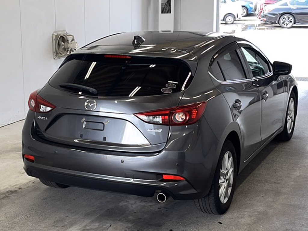 MAZDA AXELA