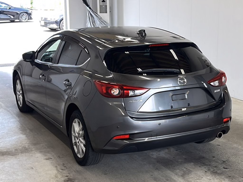 MAZDA AXELA