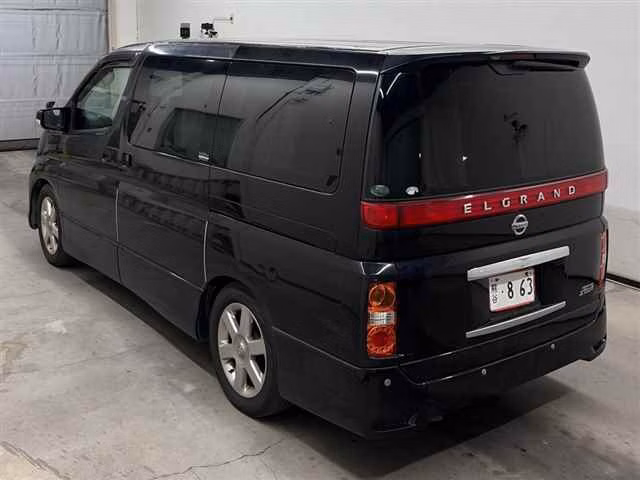 NISSAN ELGRAND