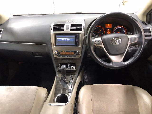 TOYOTA AVENSIS