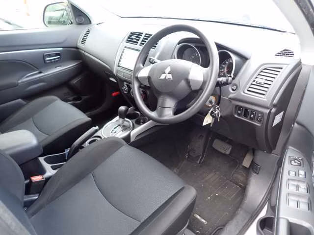 MITSUBISHI RVR