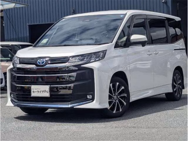 TOYOTA NOAH