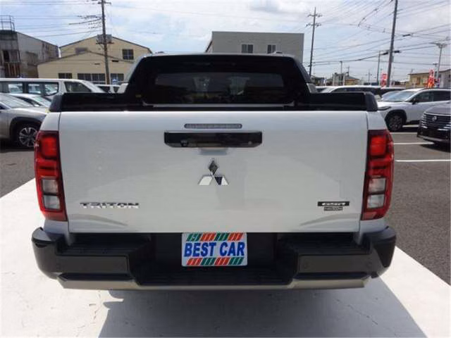 MITSUBISHI TRITON
