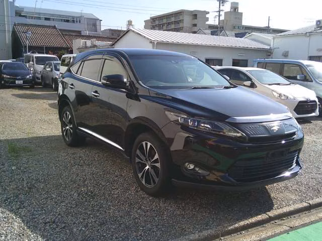 TOYOTA HARRIER